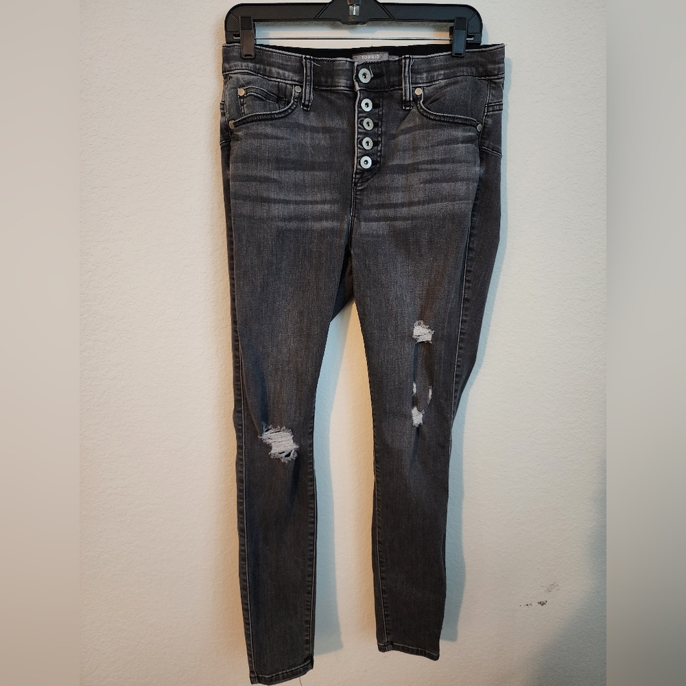 Torrid Greystone Wash bombshell skinny 10 Reg Jeans